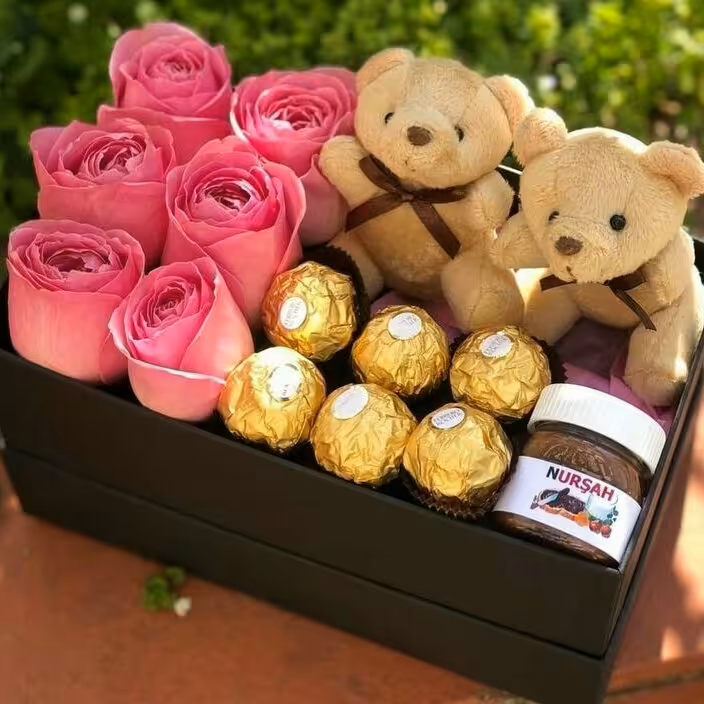 پک باکس هدیه گل و شکلات