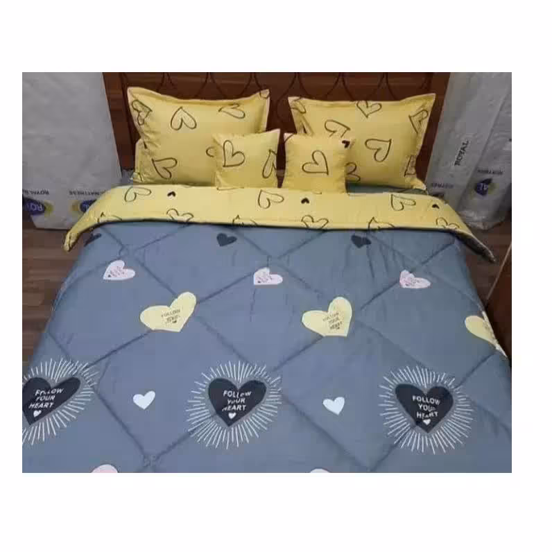 سرویس خواب دو نفره 4 تکه( شامل یک روتشکی کشدار و کاور لحاف و دو عدد روبالشی )