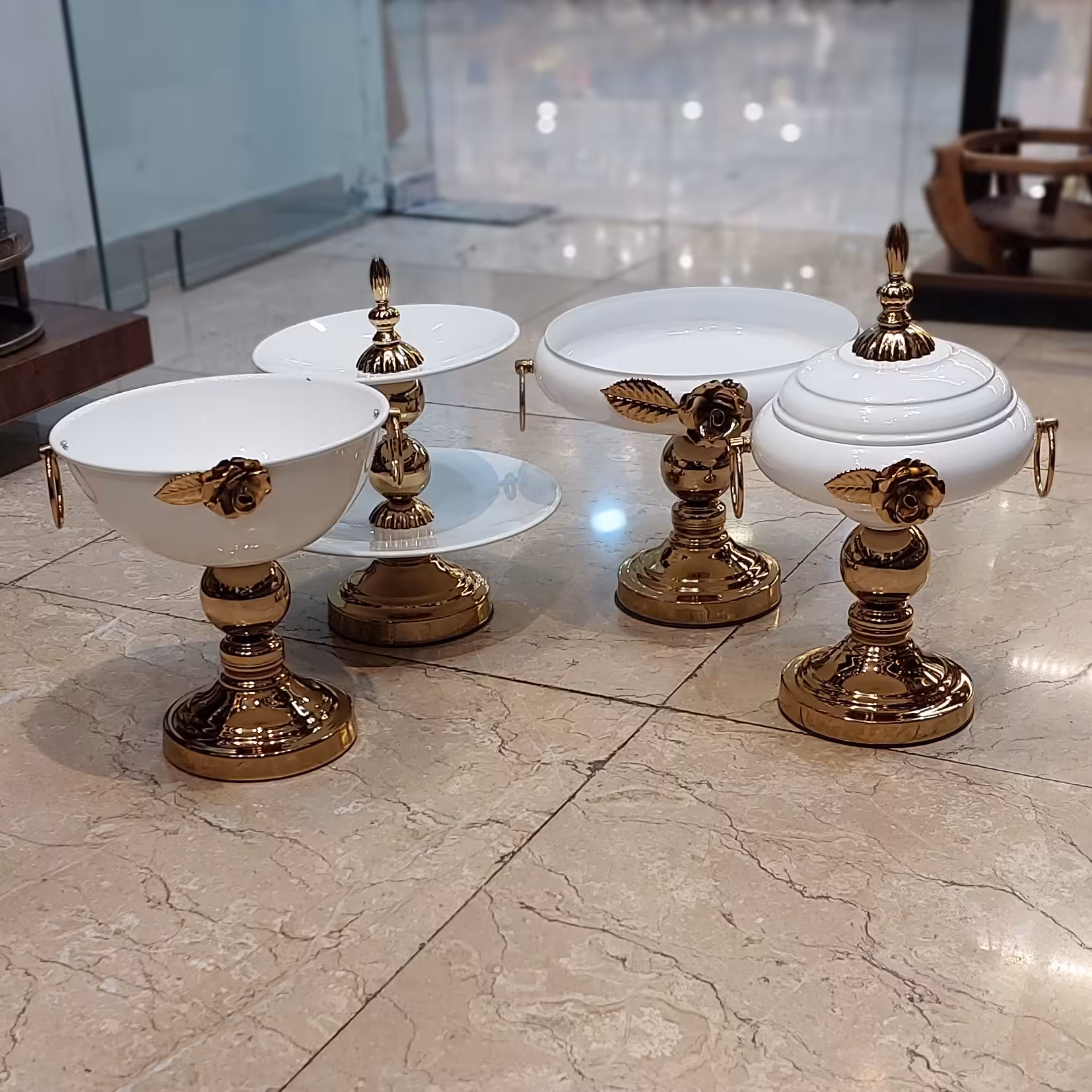 سرویس پذیرایی گل دار  سفید طلایی فورتیک 