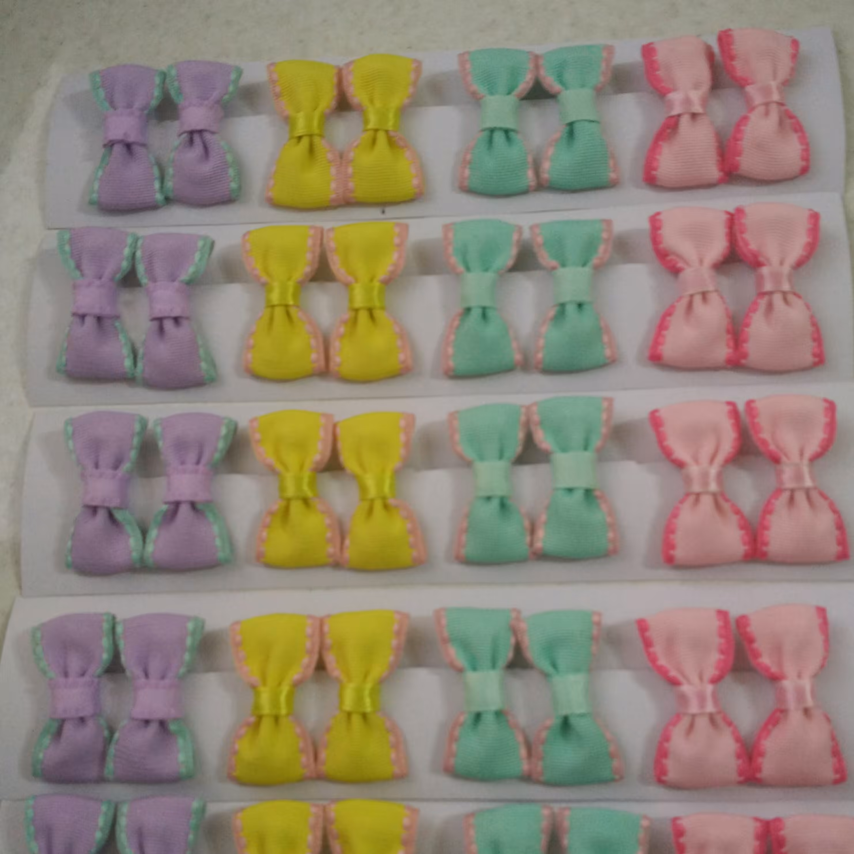 گیره انبری در سایزهای مختلف با رنگ بندی مختلف به صورت جفتی تقدیم میشه(پس کرایه)