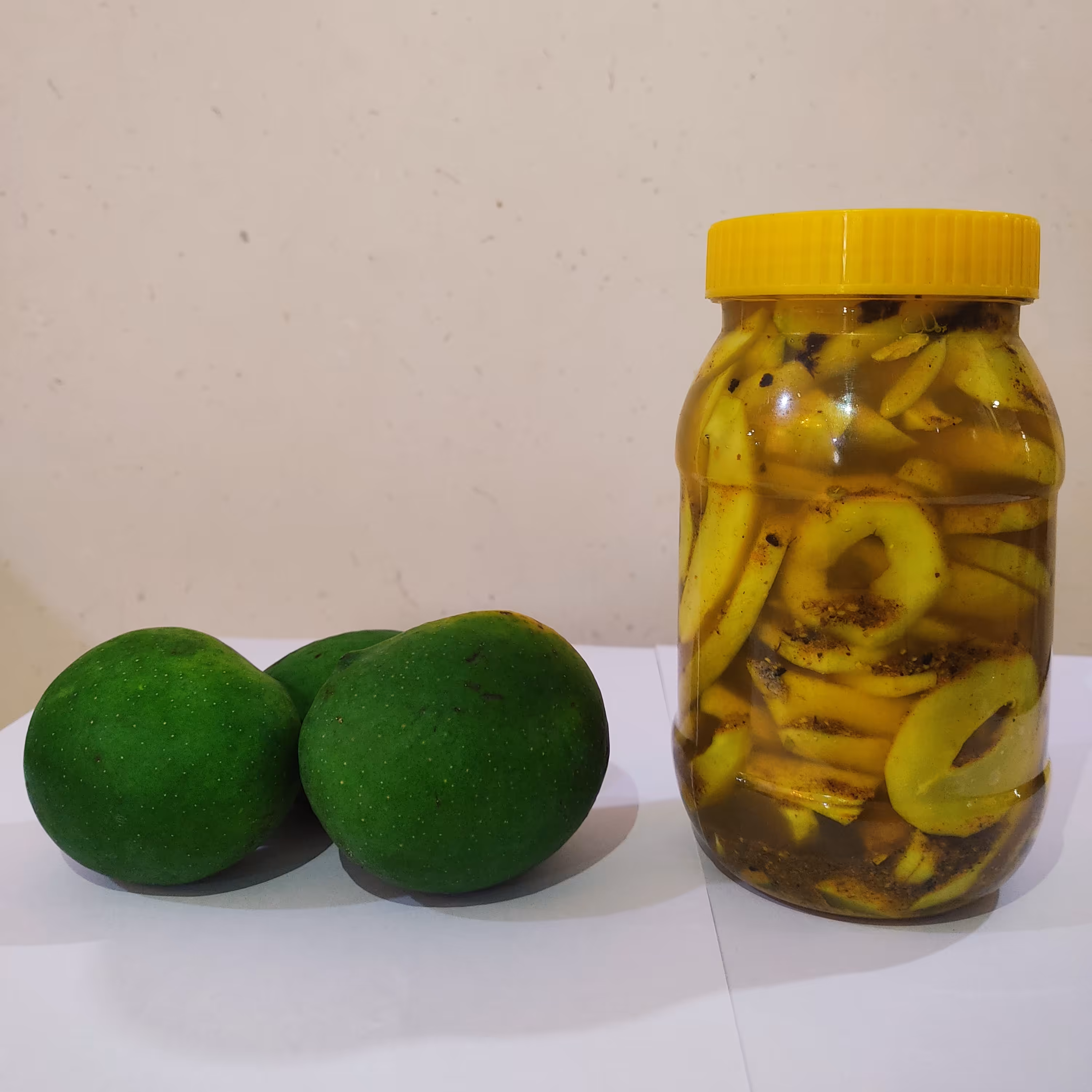 ترشی انبه با تمر هندی