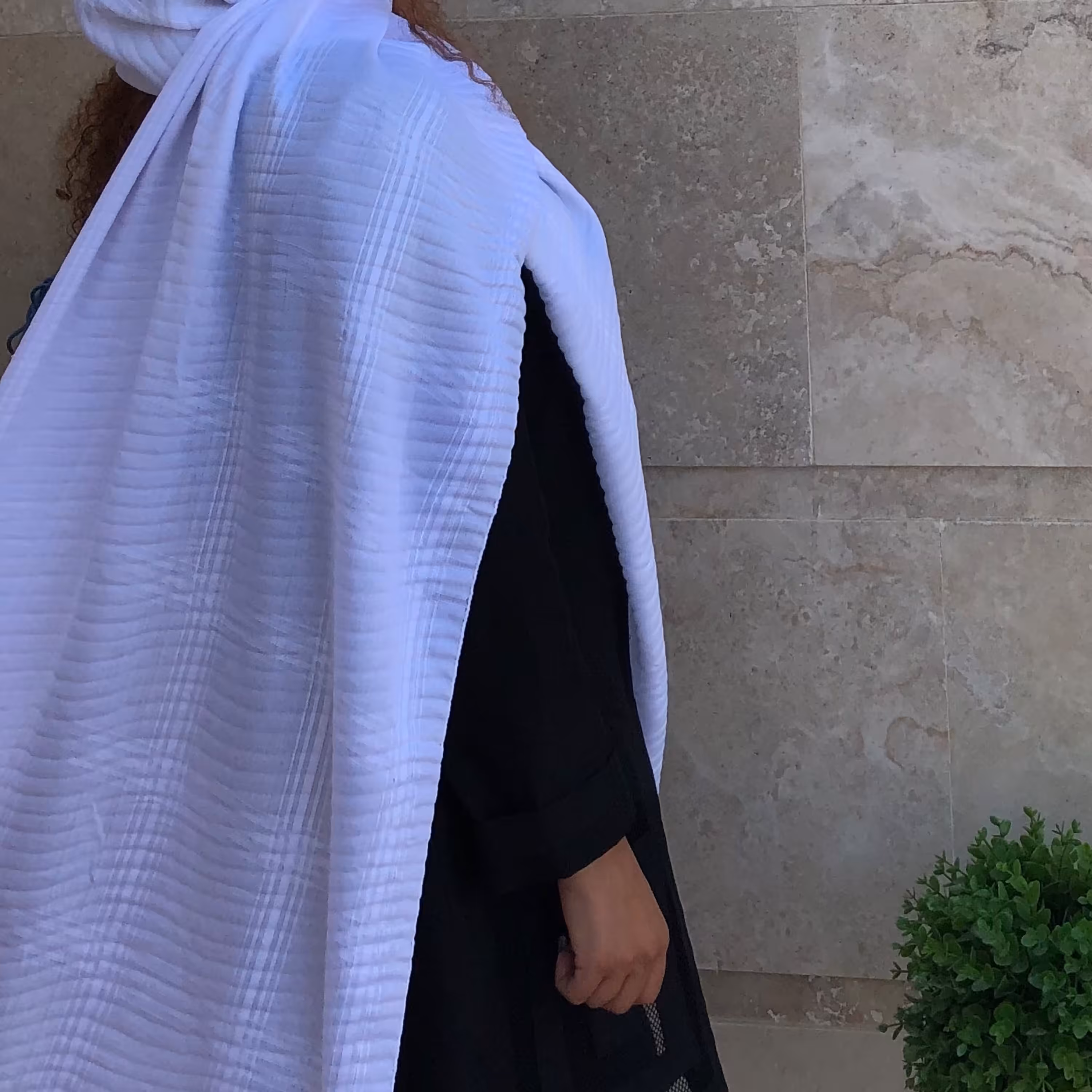 شال سفید نخی - مدل پیلیسه