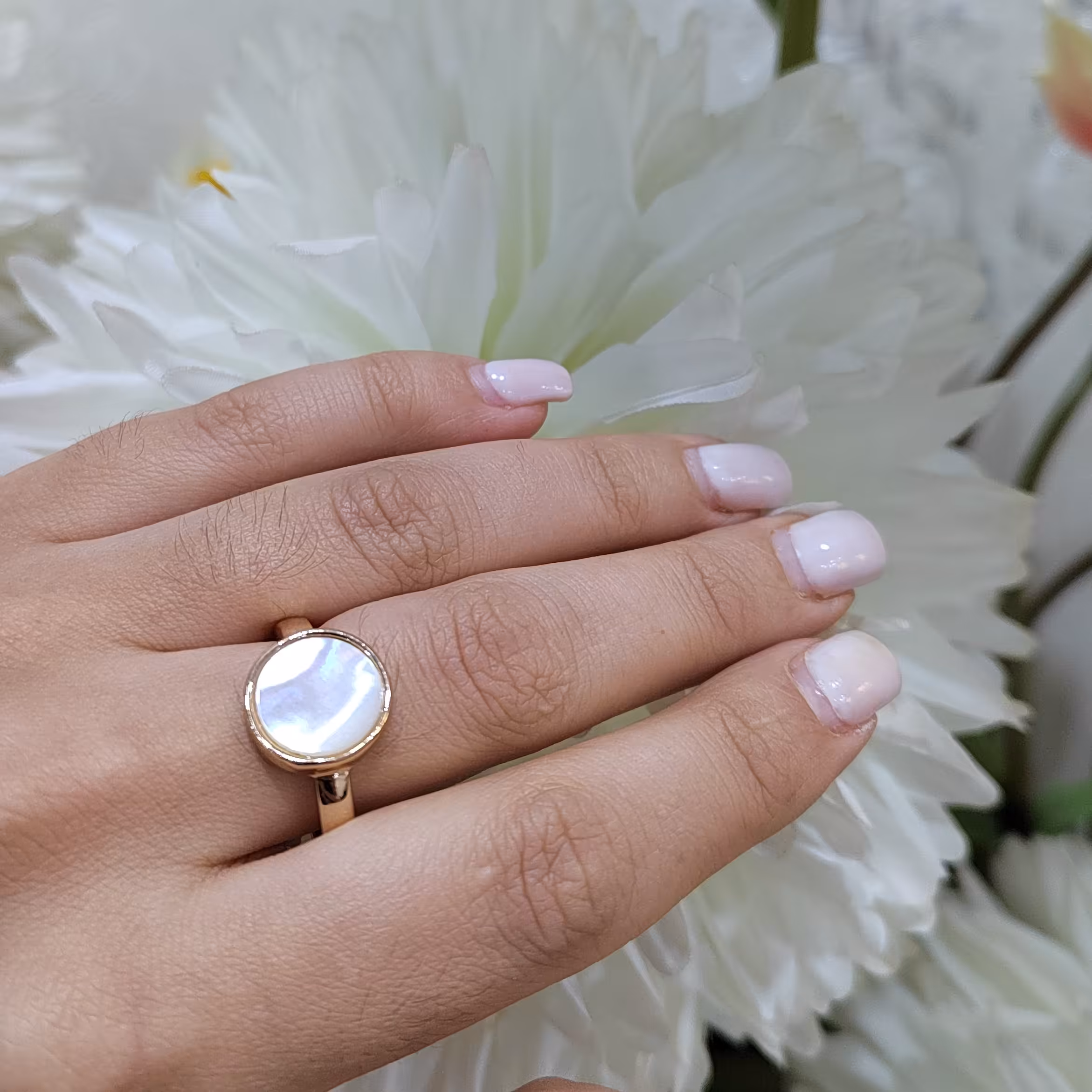 انگشتر با نگین خاص 