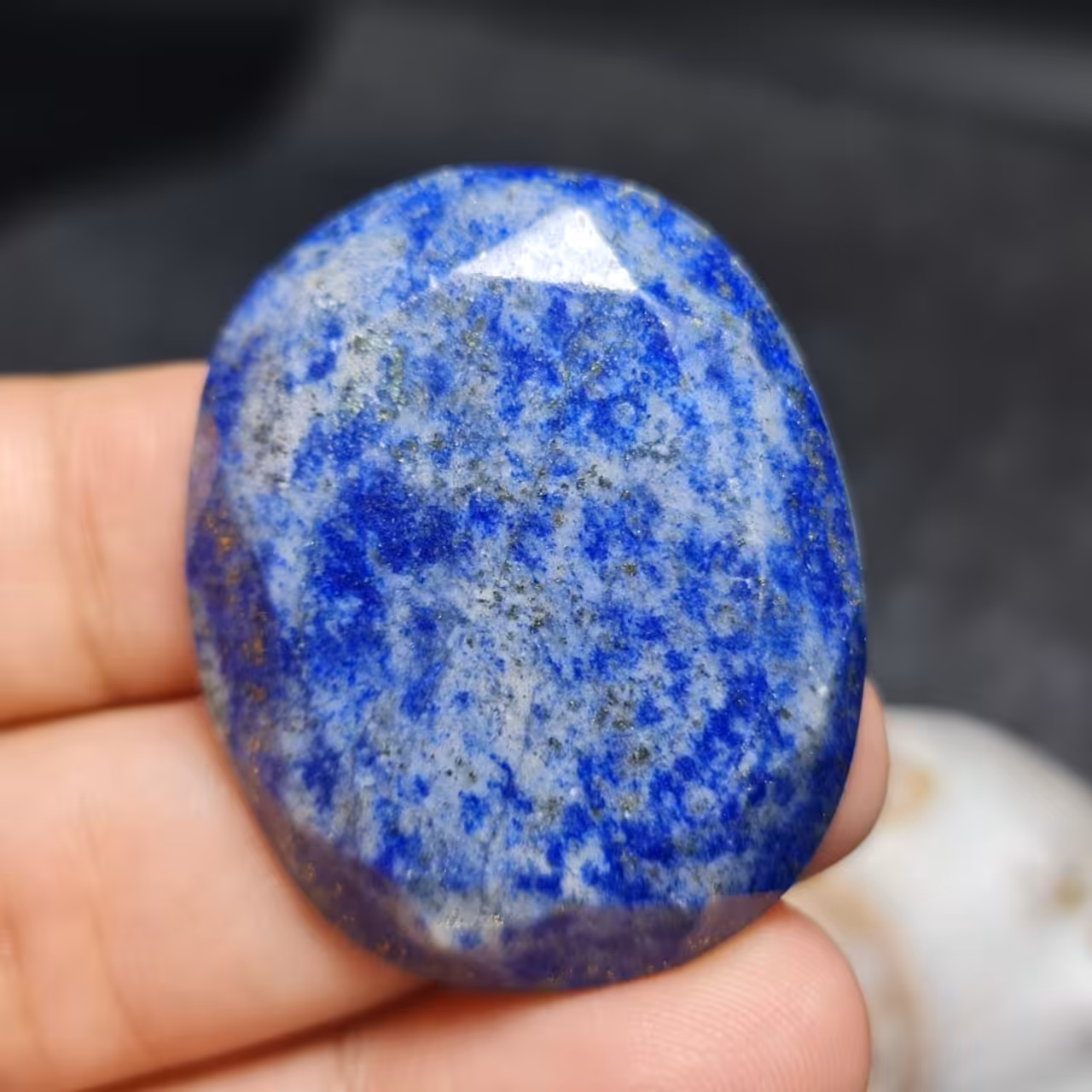  نگین درشت فوق العاده زیبای سنگ لاجورد خوش رنگ اصل معدنی
کد 28094