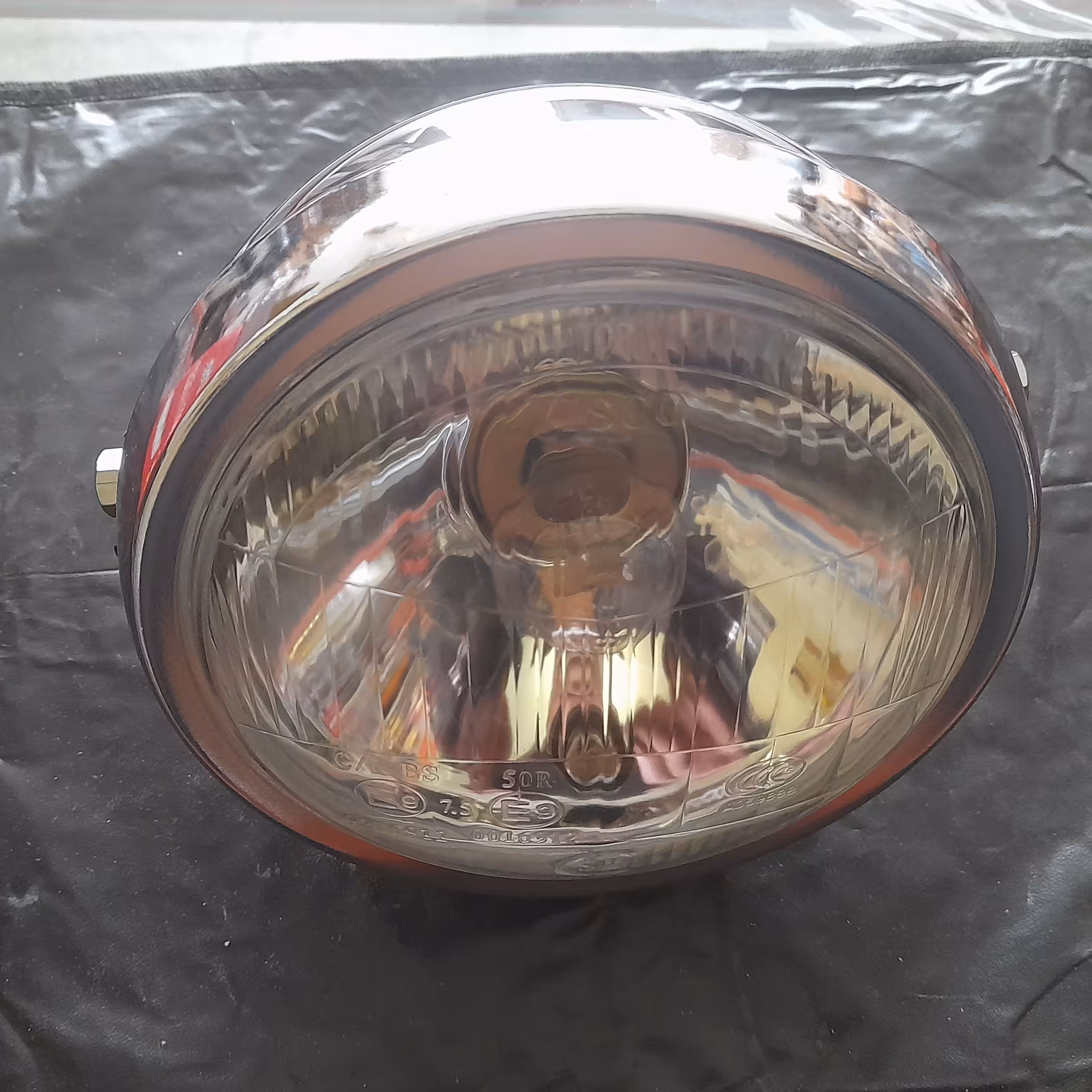 چراغ جلو موتور سی جی خارجی زه فلزی بلوری فلزی شیشه ای .کاسه چراغ لاکی .همرا با چراغ کوچک کیفیت عالی