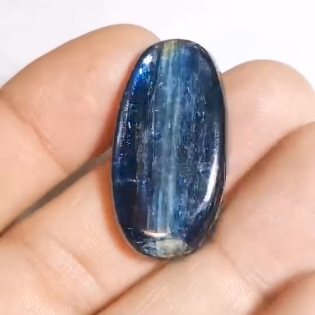 نگین تک از سنگ قیمتی کیانیت ، مخصوص کلکسیون