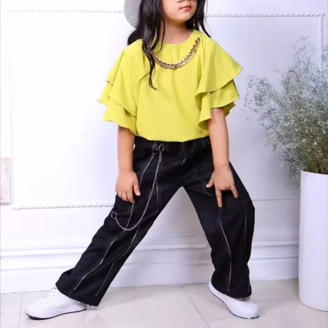 شلوار دخترانه. طرح بگ زیپ دار. تک رنگ مشکی. مناسب 5 تا 15 ساله 