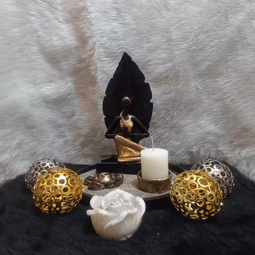 مجسمه جا شمعی و جا عودی یوگا نشسته.جا عودی یوگا نشسته.ست جا عودی و جا شمعی به همراه زیر از جنس بتن