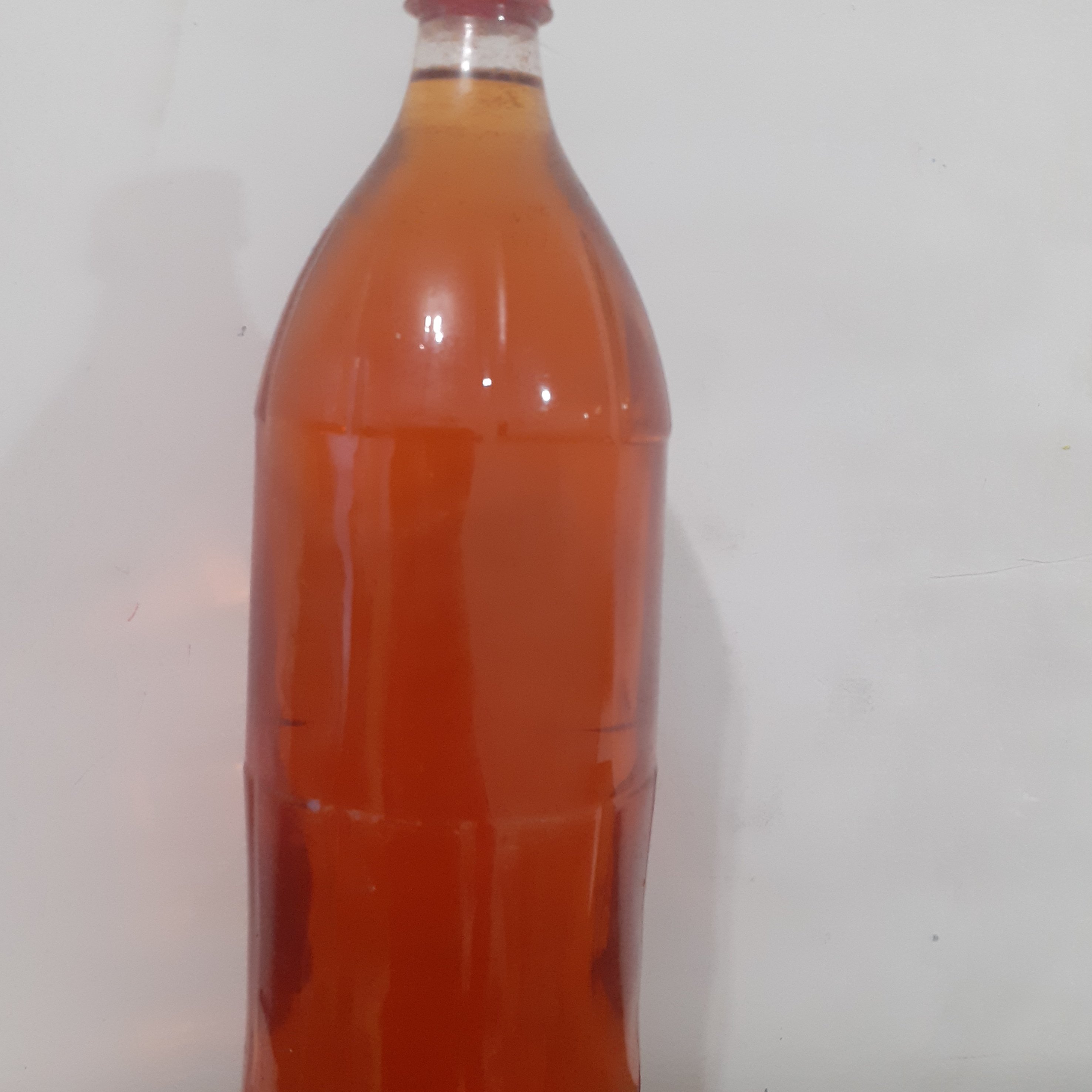 آبغوره ی تازه و امسالی و بدون نمک خانگی و طبیعی محصولات خانگی و درجه یک شیوا و درجه یک شیوا