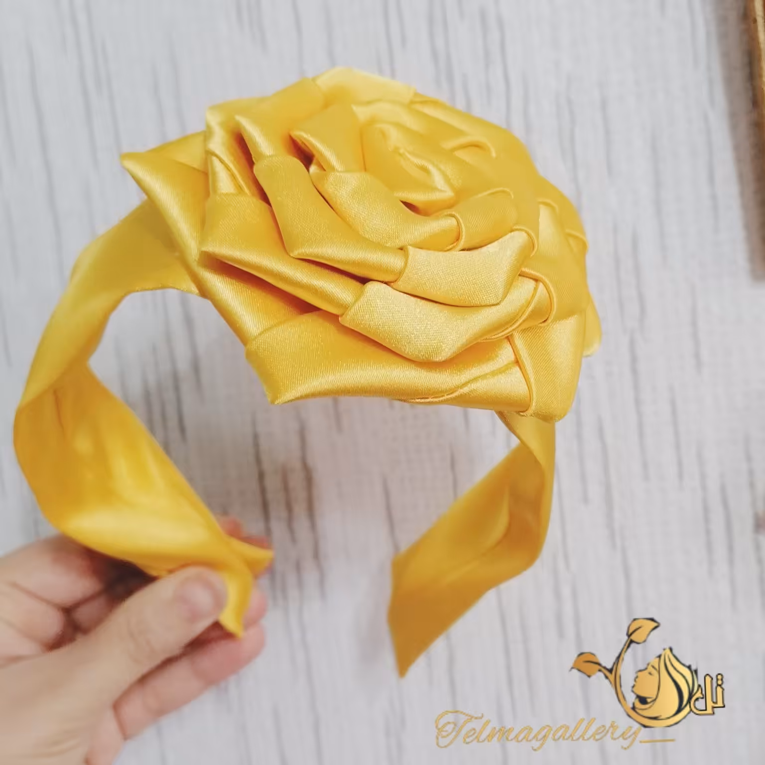 تا طرح گل رز رنگ زرد از تلهای پر طرفدار پیجمون  که مناسب برای ست کردن مادر و دختر هم هست