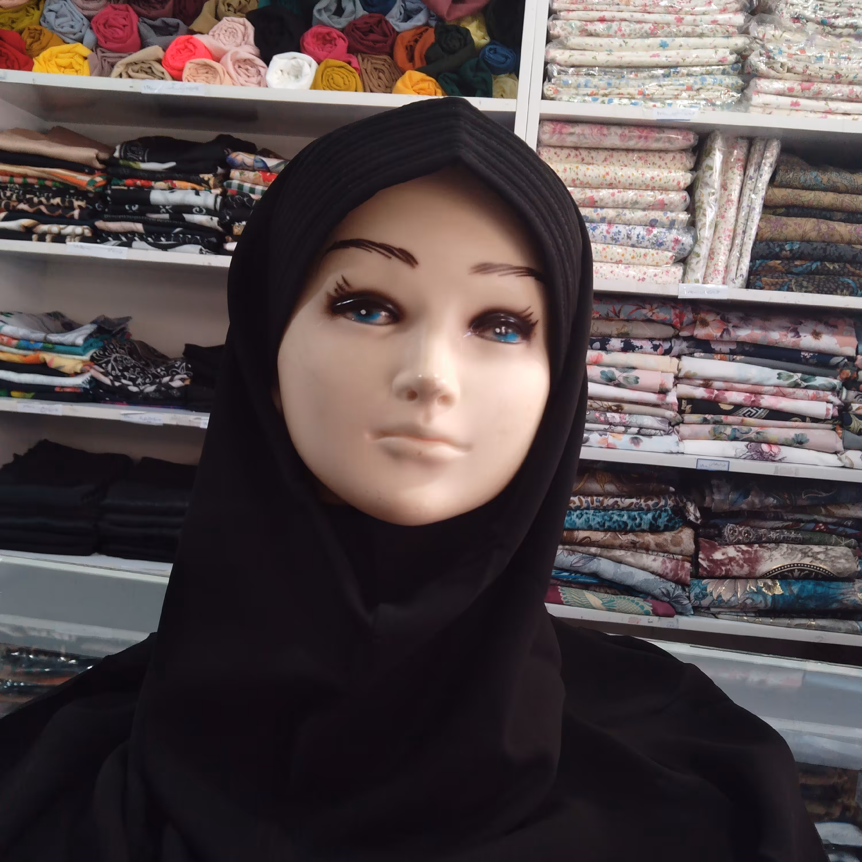 مقنعه آسوده لبه ابری جنس کرپ کره