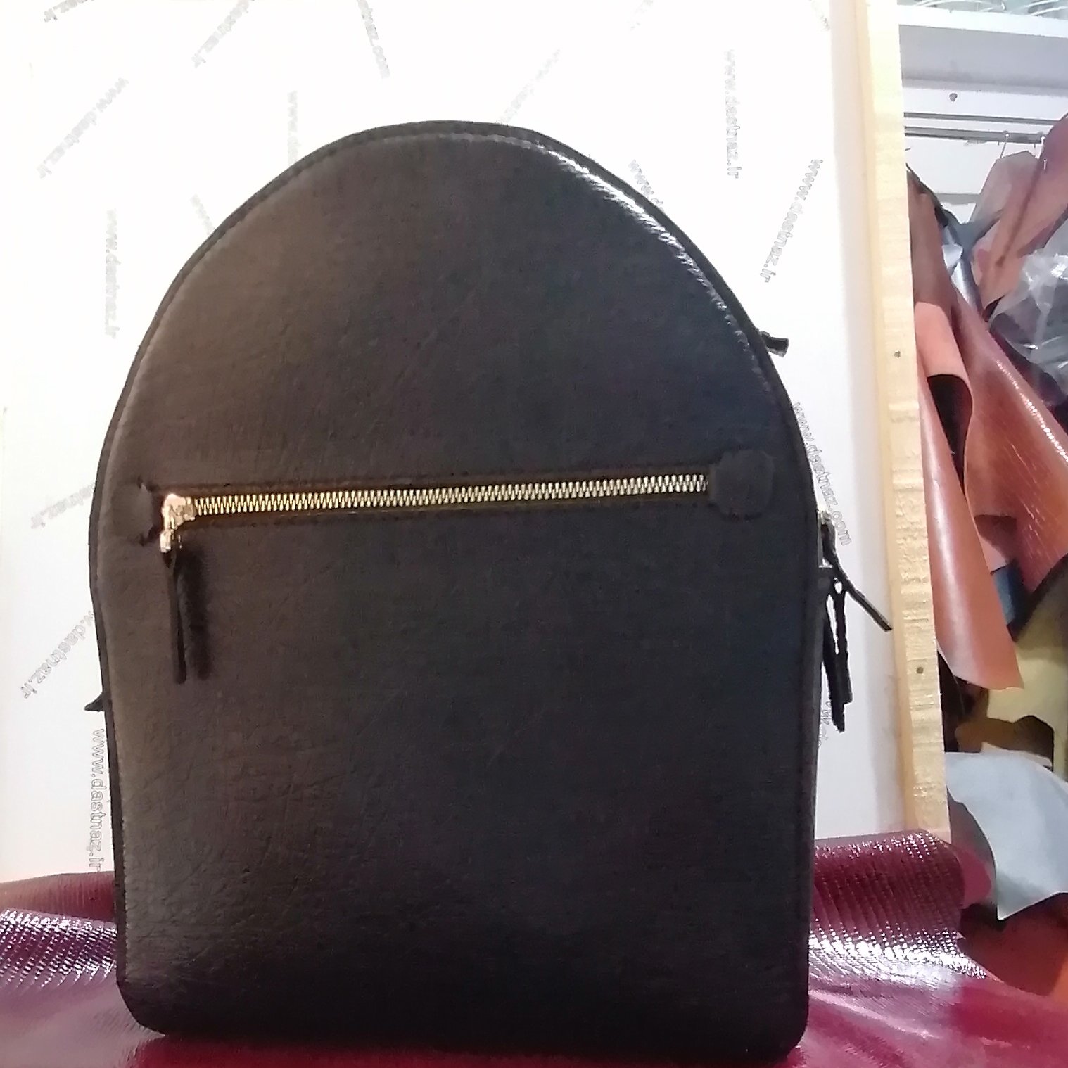 کوله چرم طبیعی گاوی جنس درجه یک با قد 35 وعرض 285 با دو  قطر 14 و 12 به دلخواه