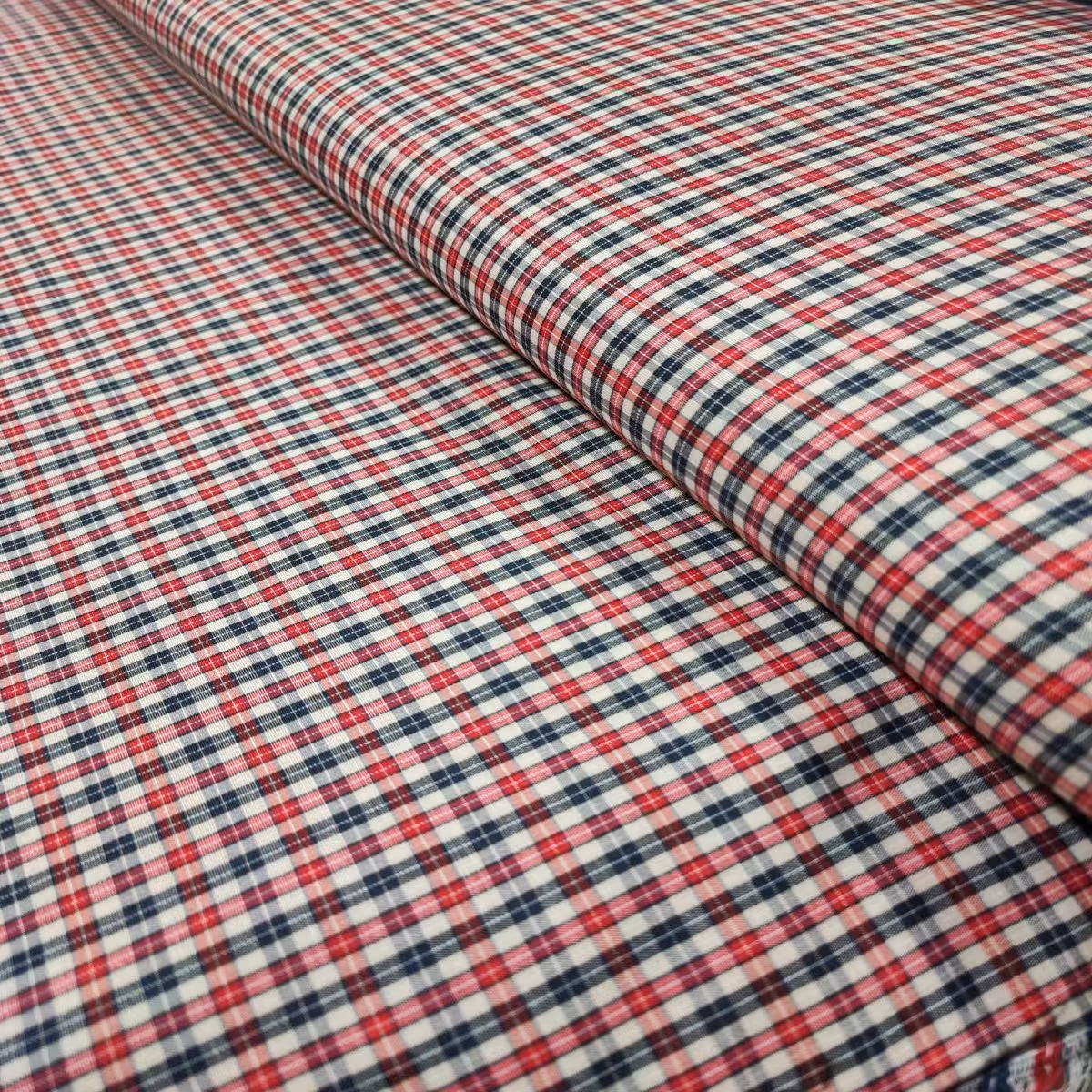 پارچه پیرهنی و خرج کار عرض 1.5