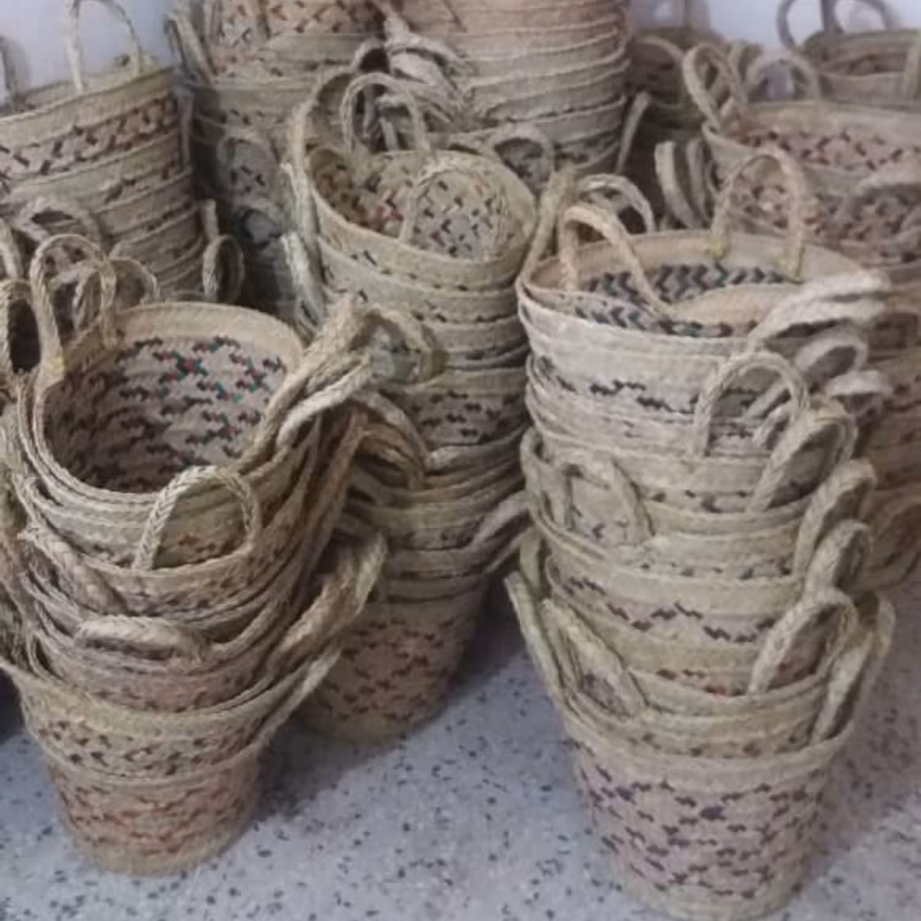 زنبیل حصیری ضخیم