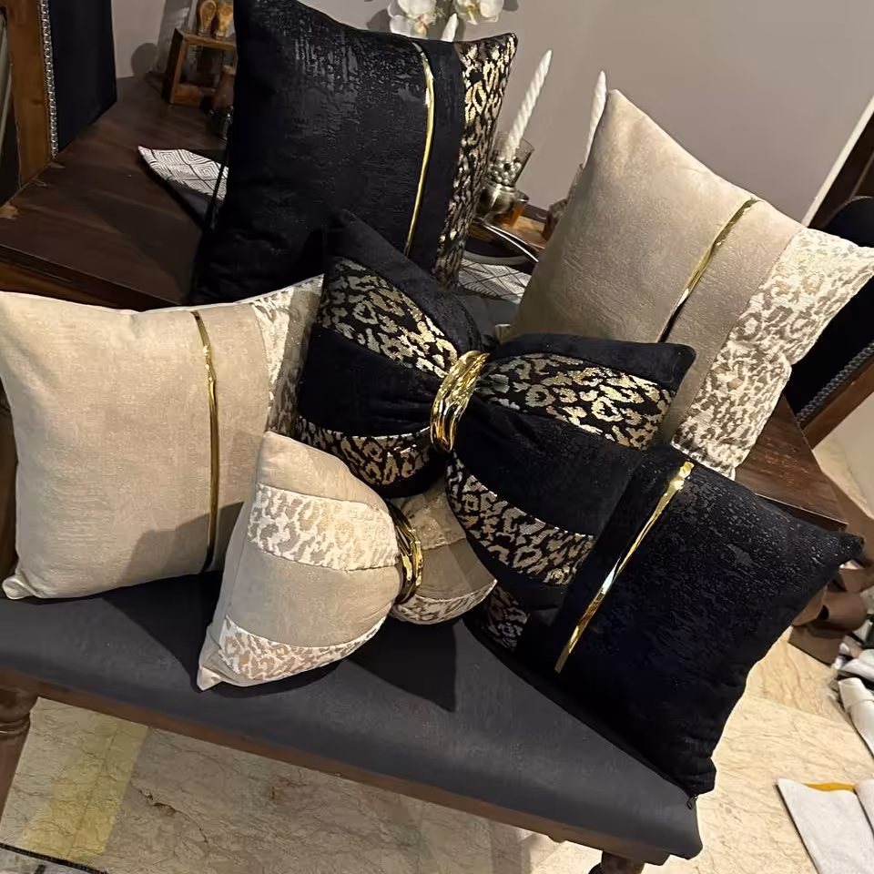 کوسن پاپیونی مخمل پتینه طلاکوب