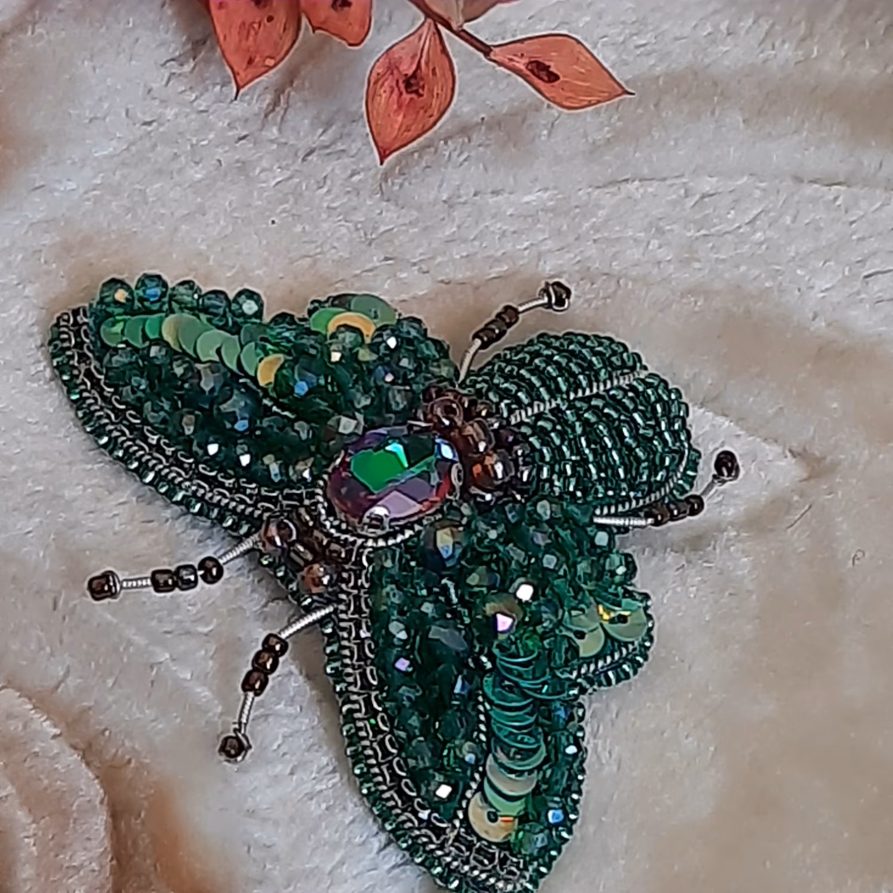 گلسینه جواهردوزی شده طرح پروانه سبز دستدوز کد 5