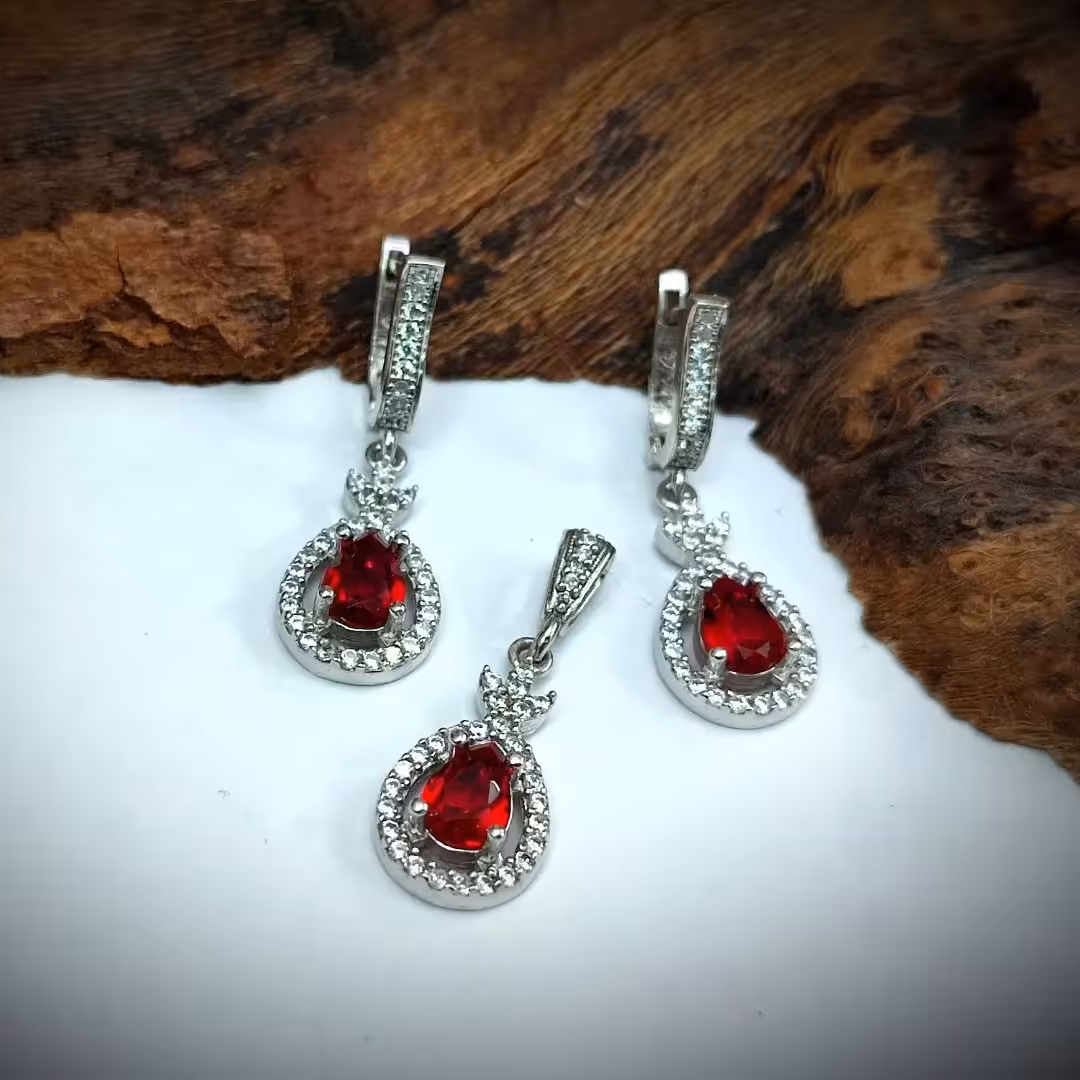 نیم ست نقره زنانه طرح جواهر با نگین یاقوت سرخ