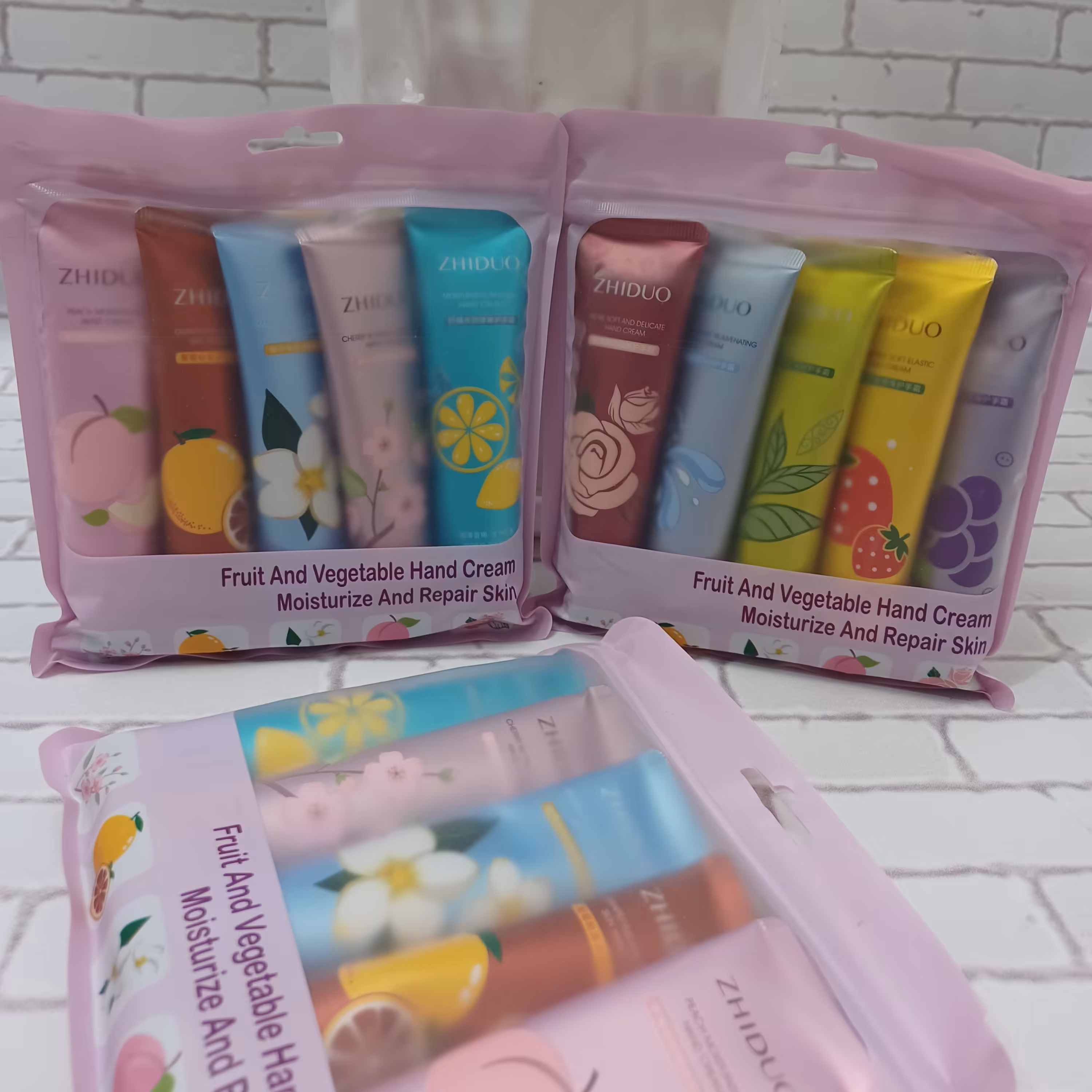 کرم مرطوب کننده 5قلو میوه ای