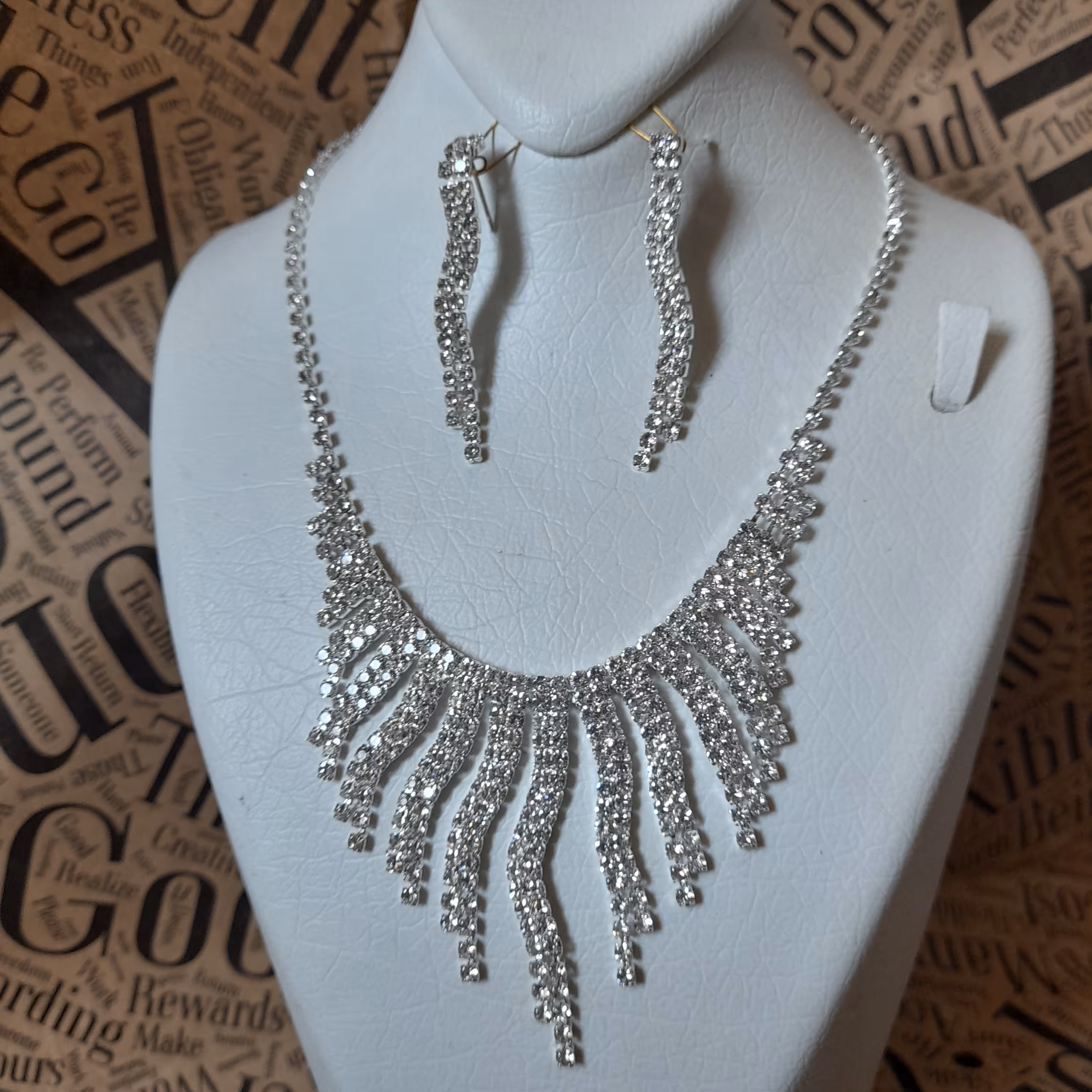 نیم ست مجلسی تمام نگین1