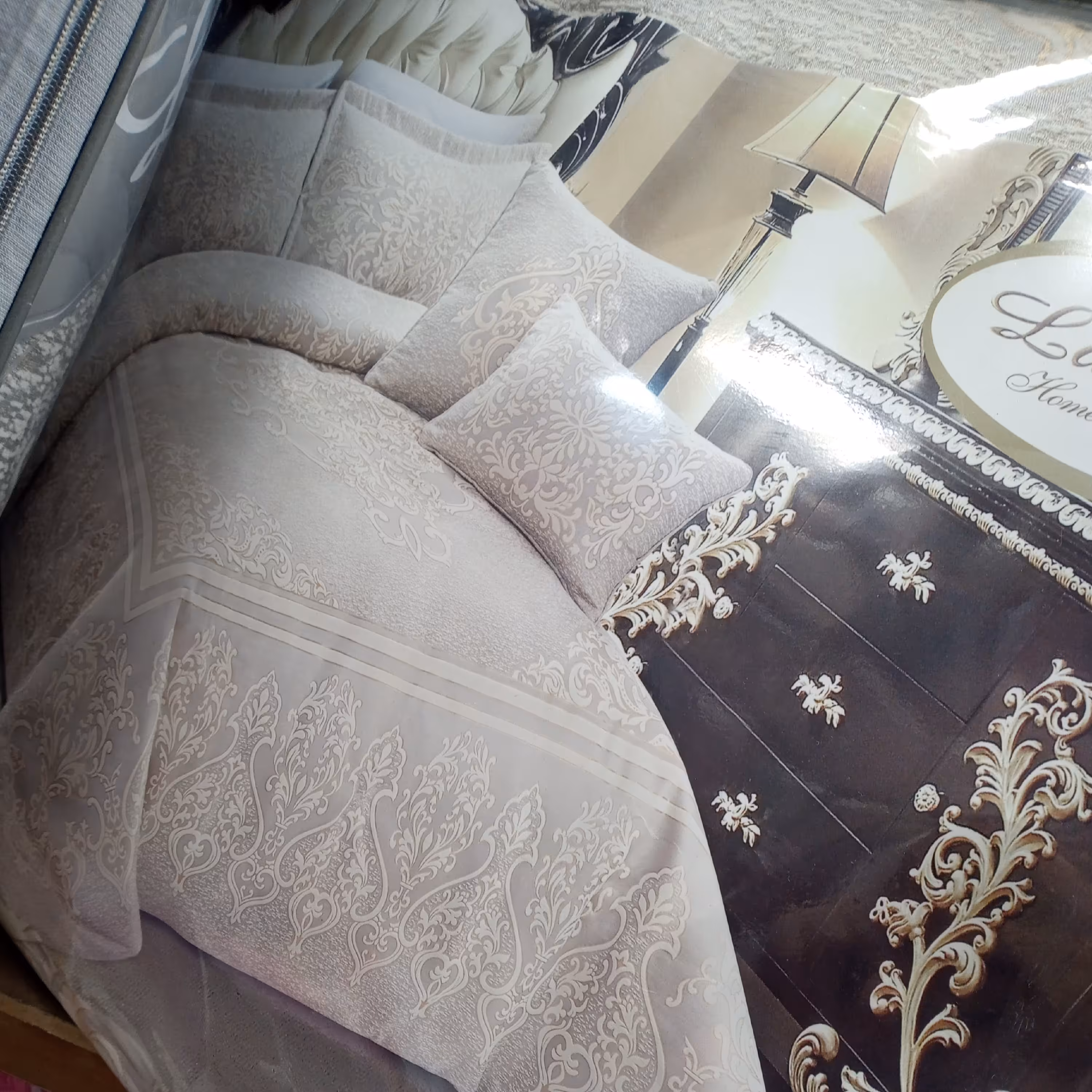 روتختی مخمل لاویتا وارداتی دونفره 8 تیکه......