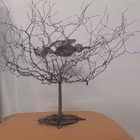 دکوری درخت سیمی کهنسال زمستانی و پرنده 