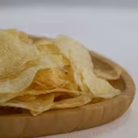 چیپس سالم 70 گرمی تهیه شده بروش سنتی با روغن آفتابگردان و نمک طبیعی