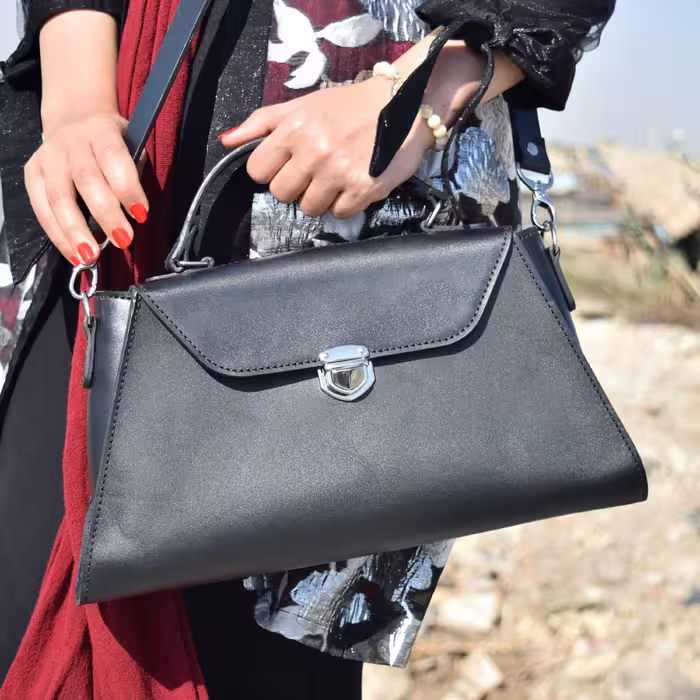کیف دستی و دوشی چرم طبیعی گاوی کاملا دست دوز  مدل 571