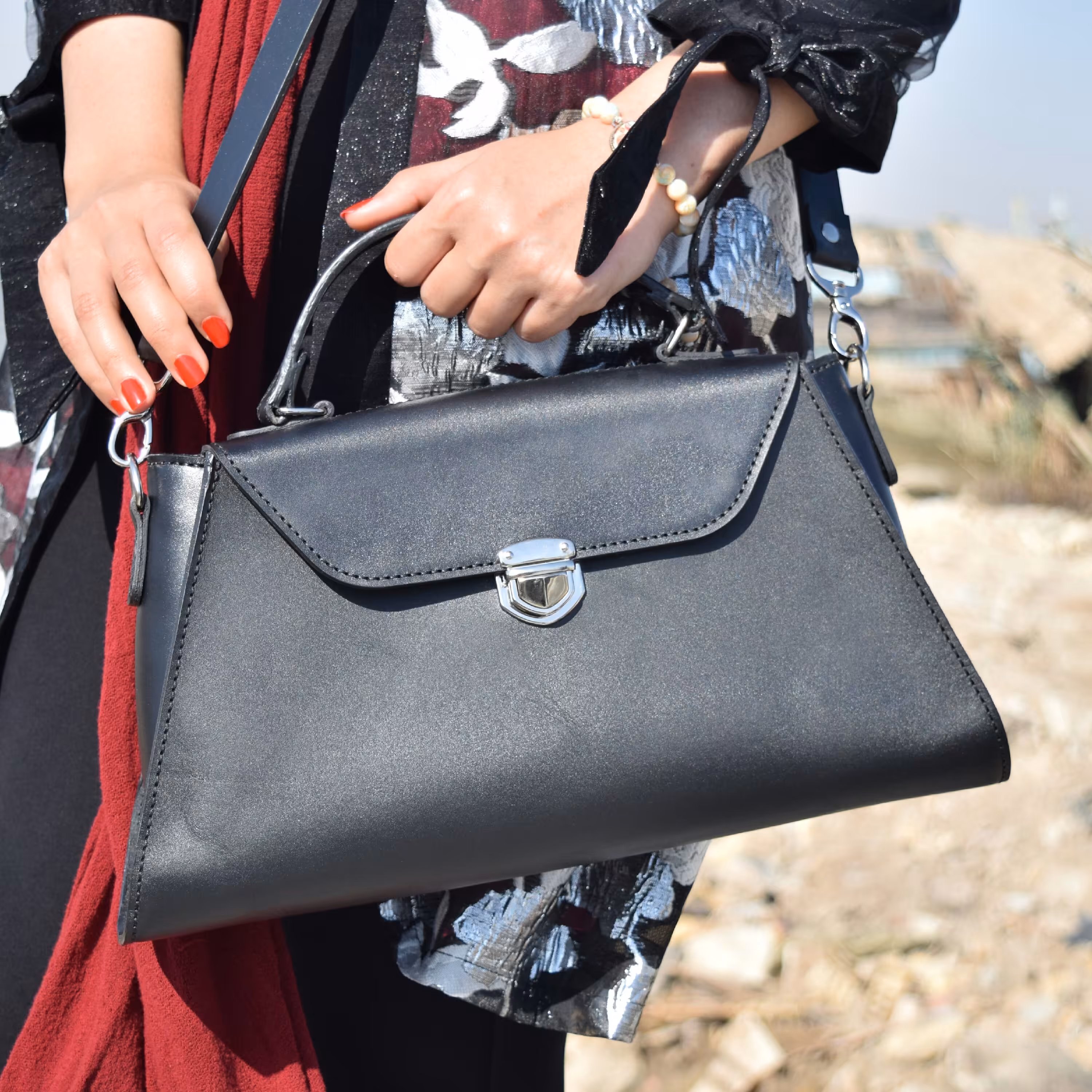 کیف دستی و دوشی چرم طبیعی گاوی کاملا دست دوز  مدل 571