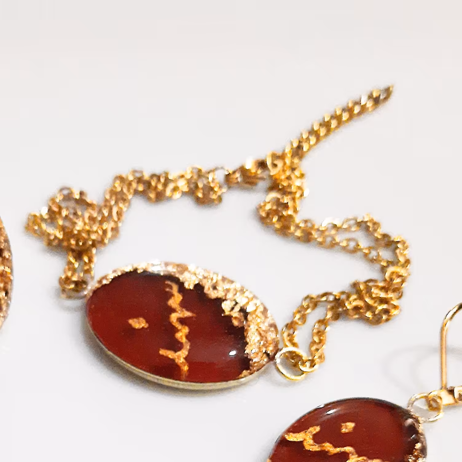 دستبند اسم استیل عنابی ورق طلا نوشتن اسم دلخواه شما استیل قابل تنظیم سایز