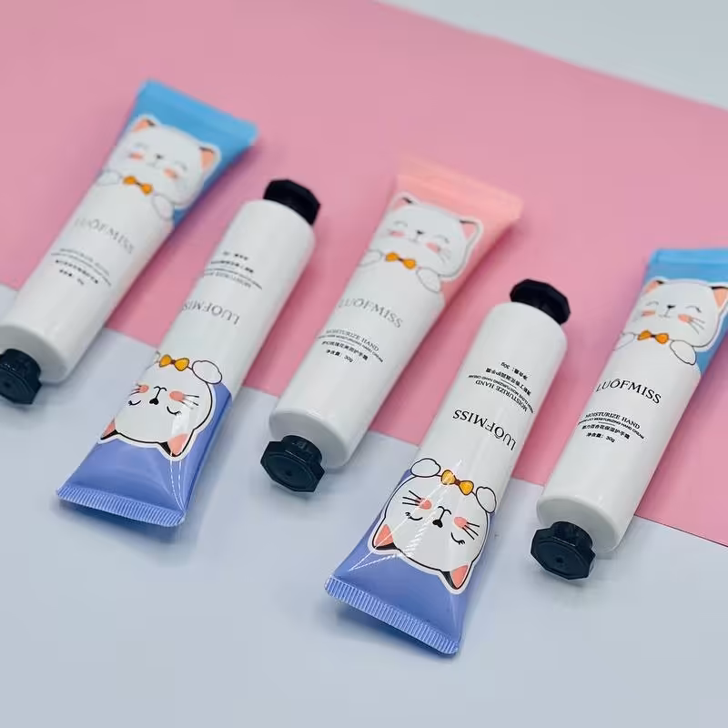 کرم مرطوب کننده  دست و صورت با پخش بوی زیاد 