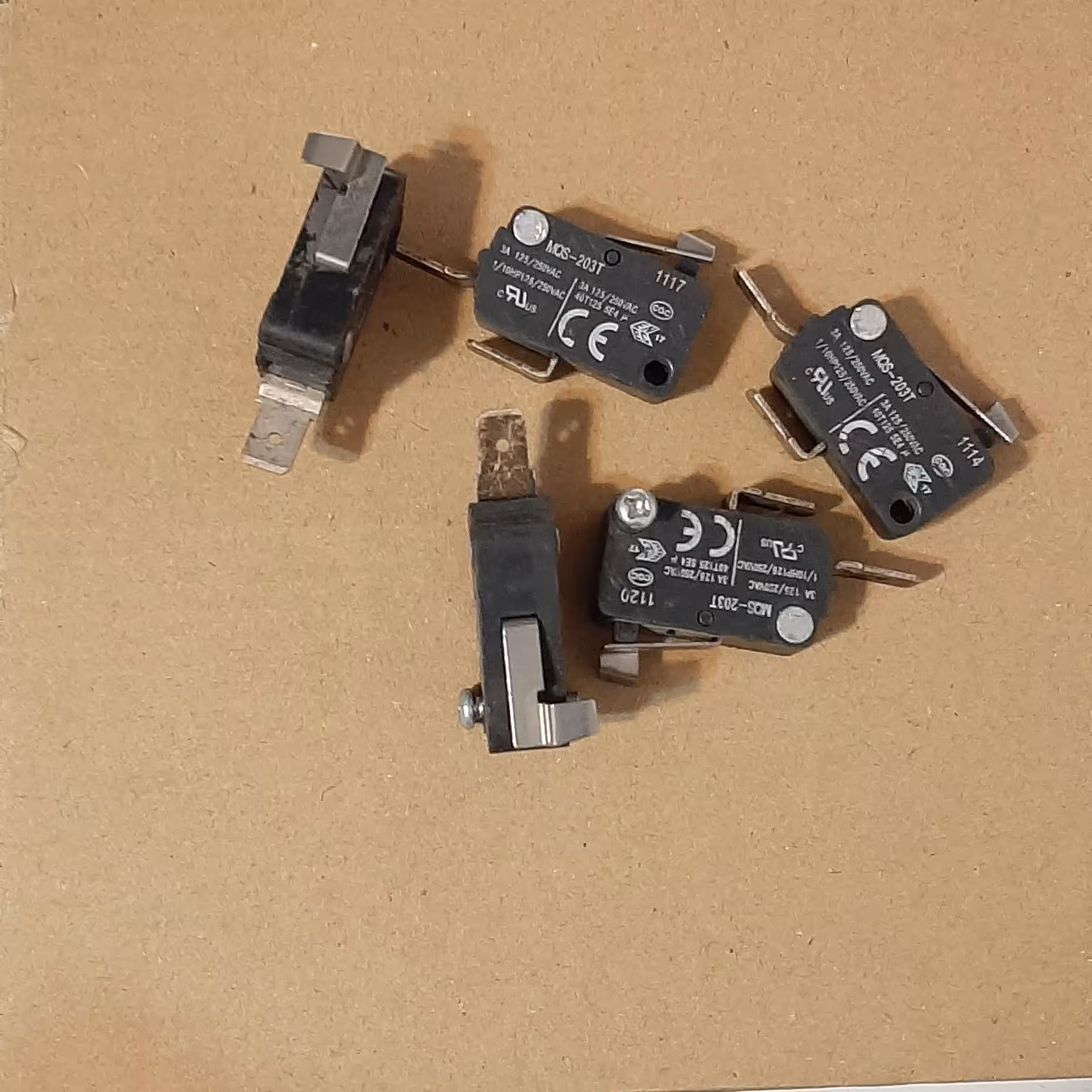 میکروسوییچ بغل شیر گاز