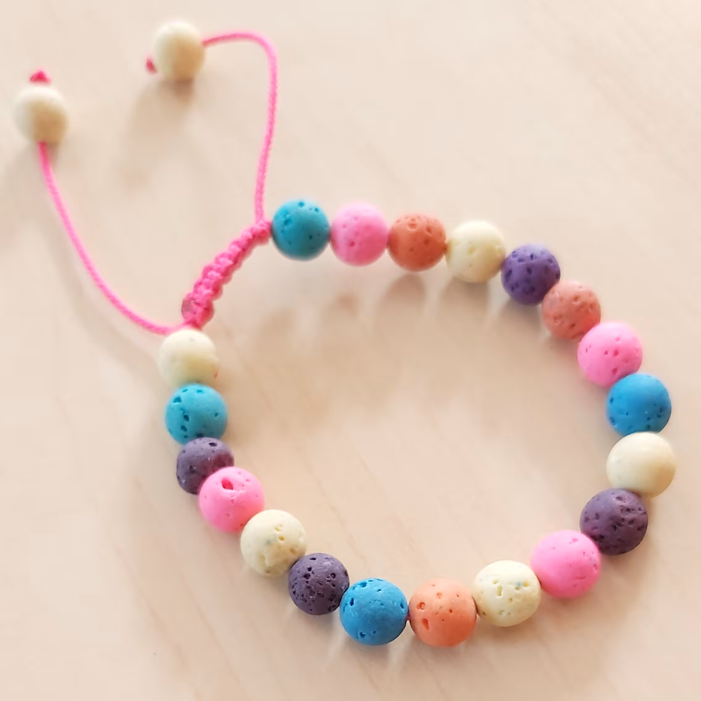 دستبند لاوا