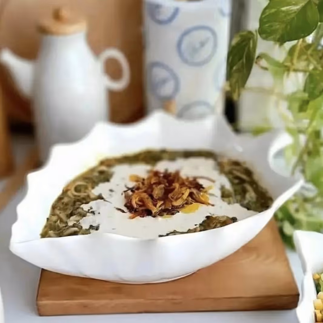 کاسه برگ ،سایز متوسط،جنس چینی،مناسب سالاد و میوه و خورشت و ....