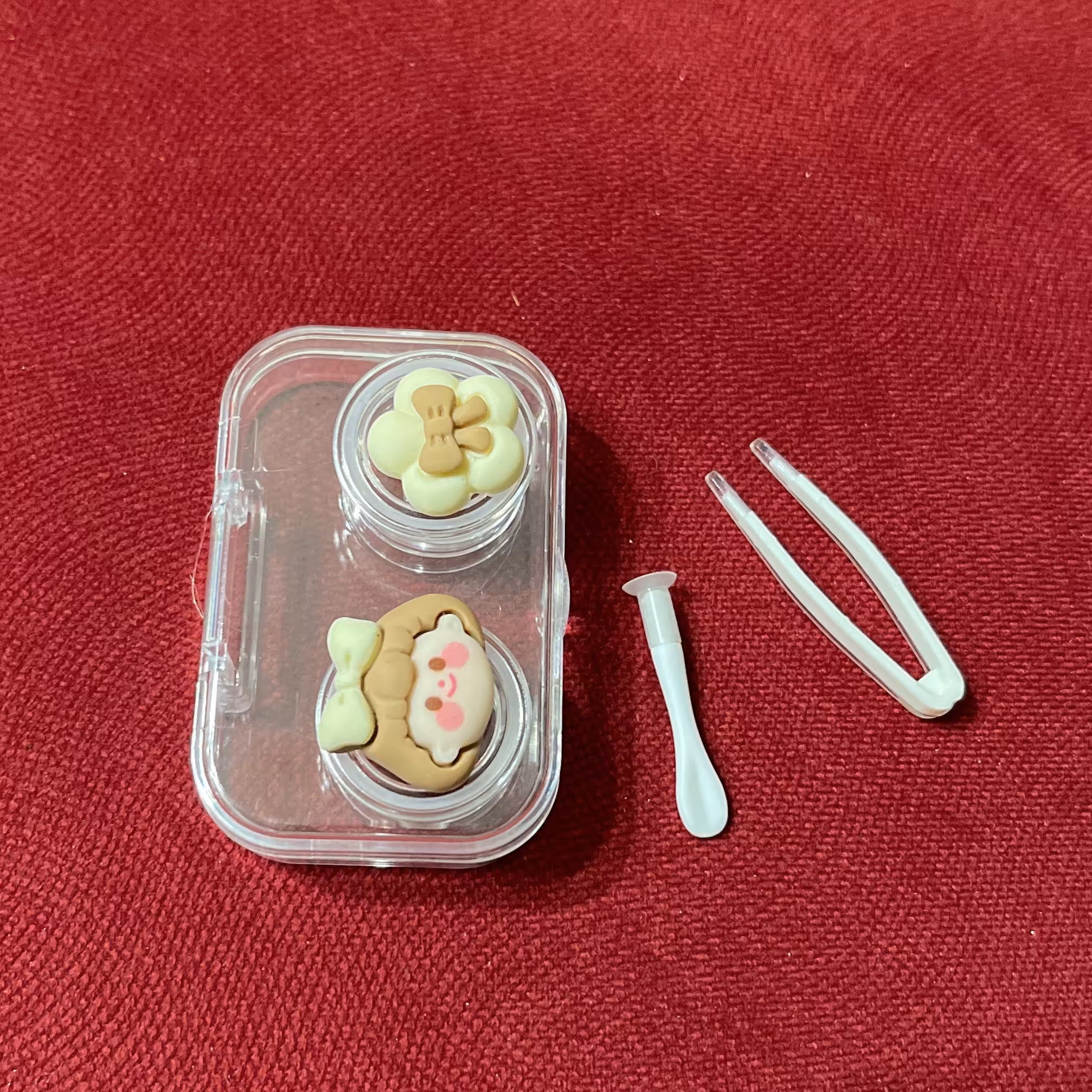 جا لنزی چشم  فانتزی همراه با اپلیکاتور مخصوص مسافرتی 