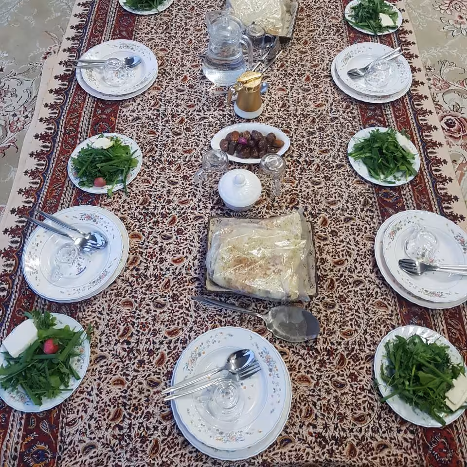 سفره ورومیزی قلمکاری سنتی 3متری طرح بادامی