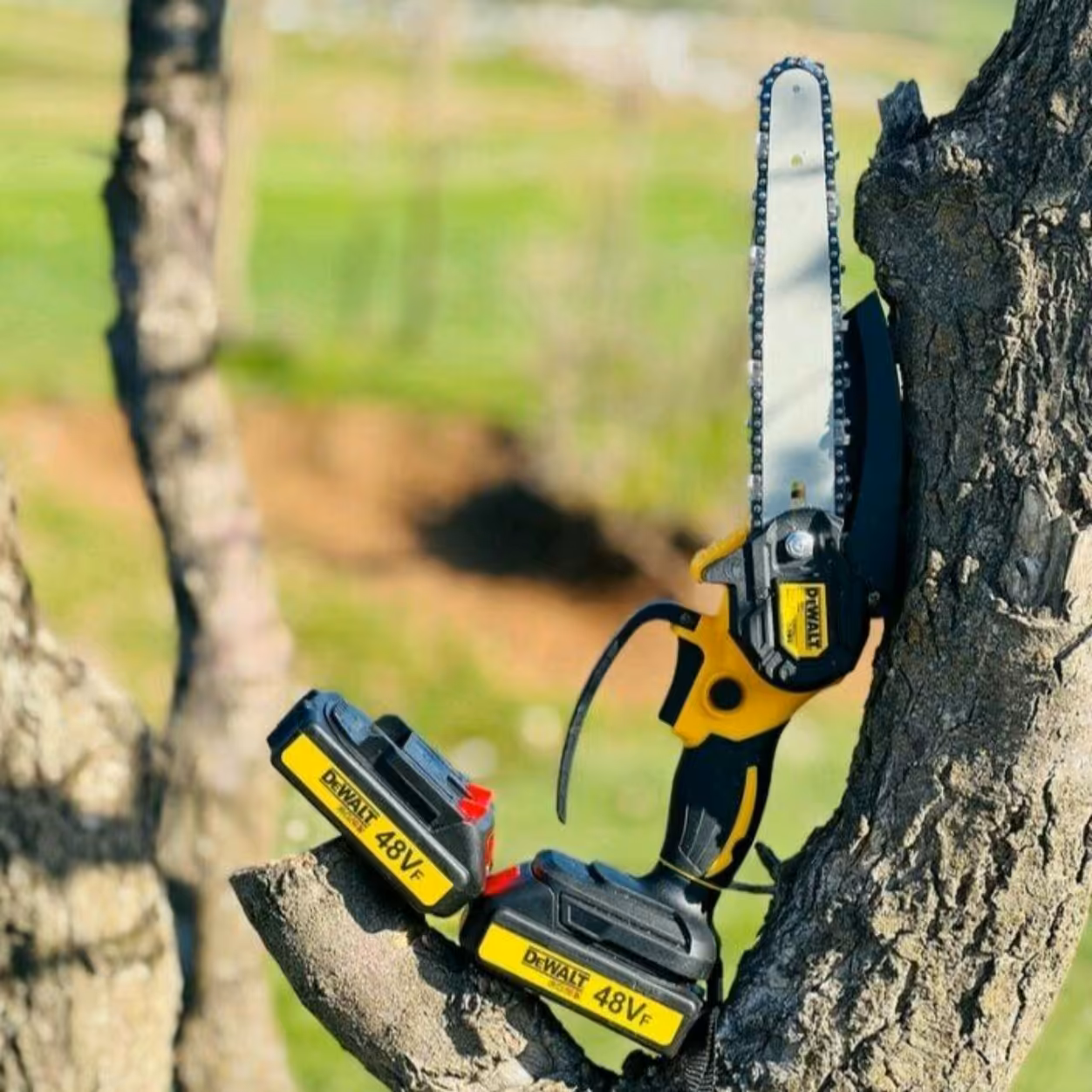 اره شارژی دیوالت
موتور براشلس
تیغه 25 سانت
48ولت دو باتری
2700دور گردش موتور