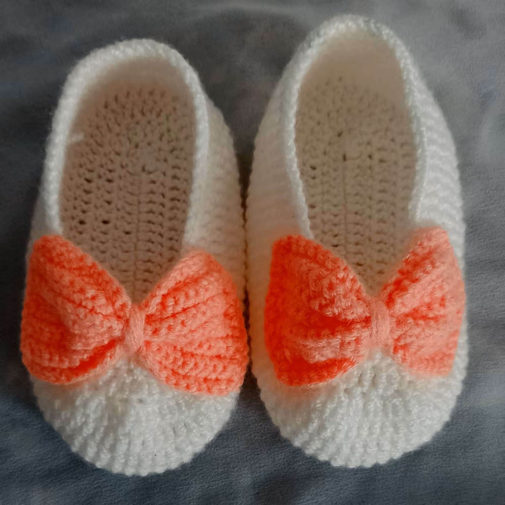 کلاه و پاپوش بافتنی