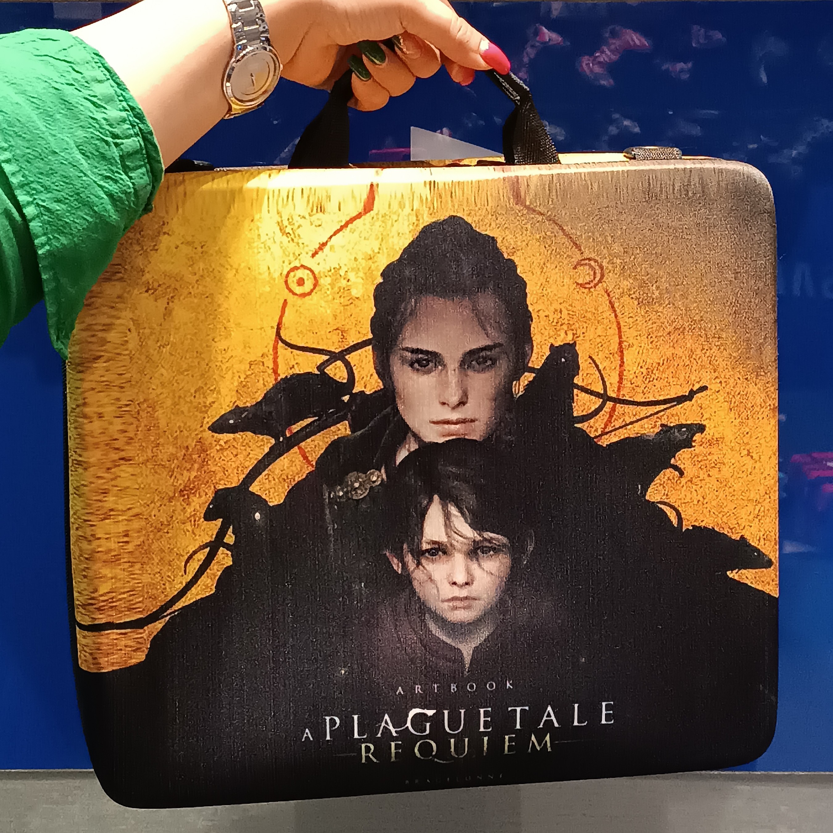 کیف حمل کنسول ps4 طرح plague tale