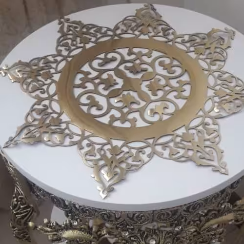 رومیزی با چرم طلایی 