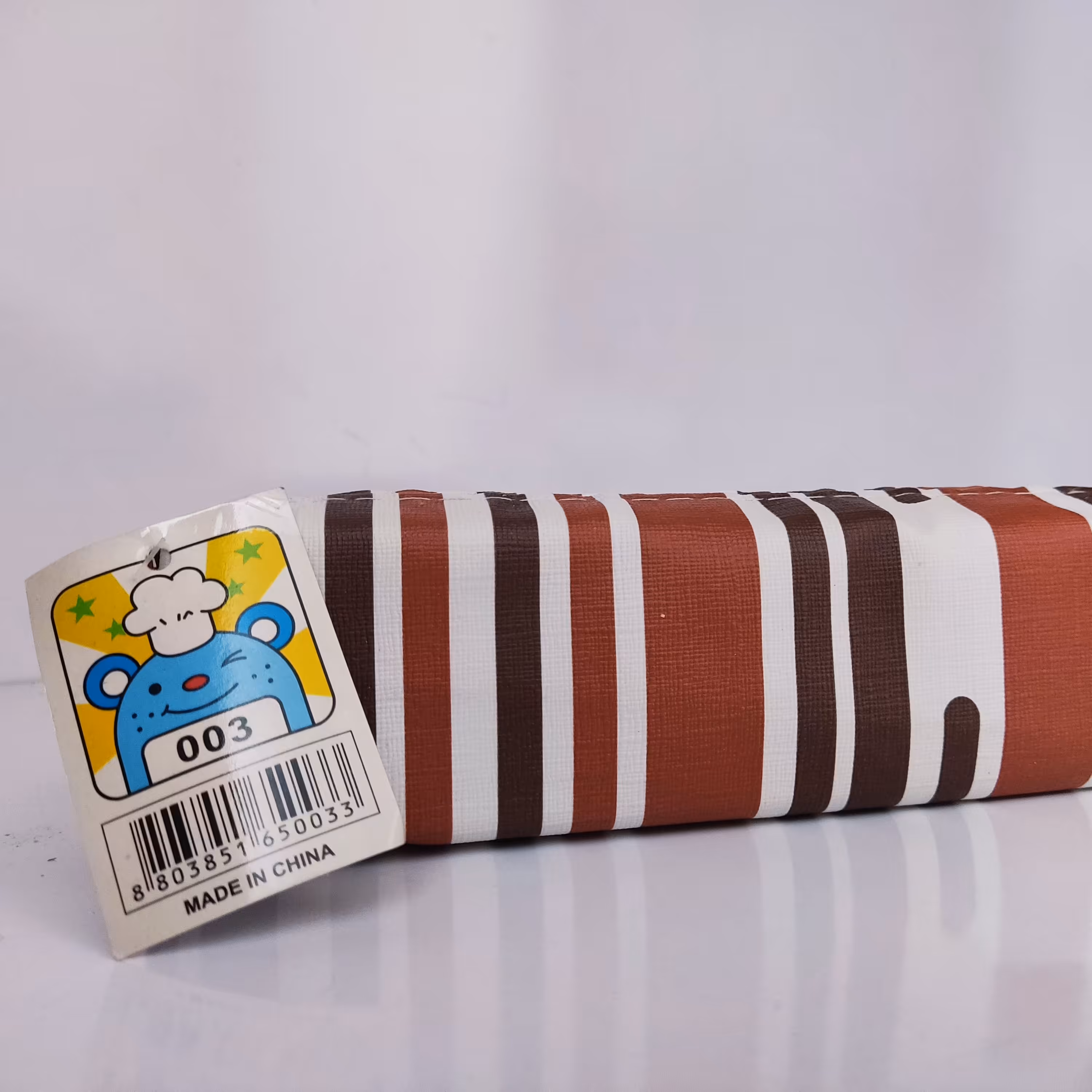 جامدادی بسیار زیبا و مارک دار در سه رنگ مختلف سرمه ایی ، زرشکی و نارنجی 