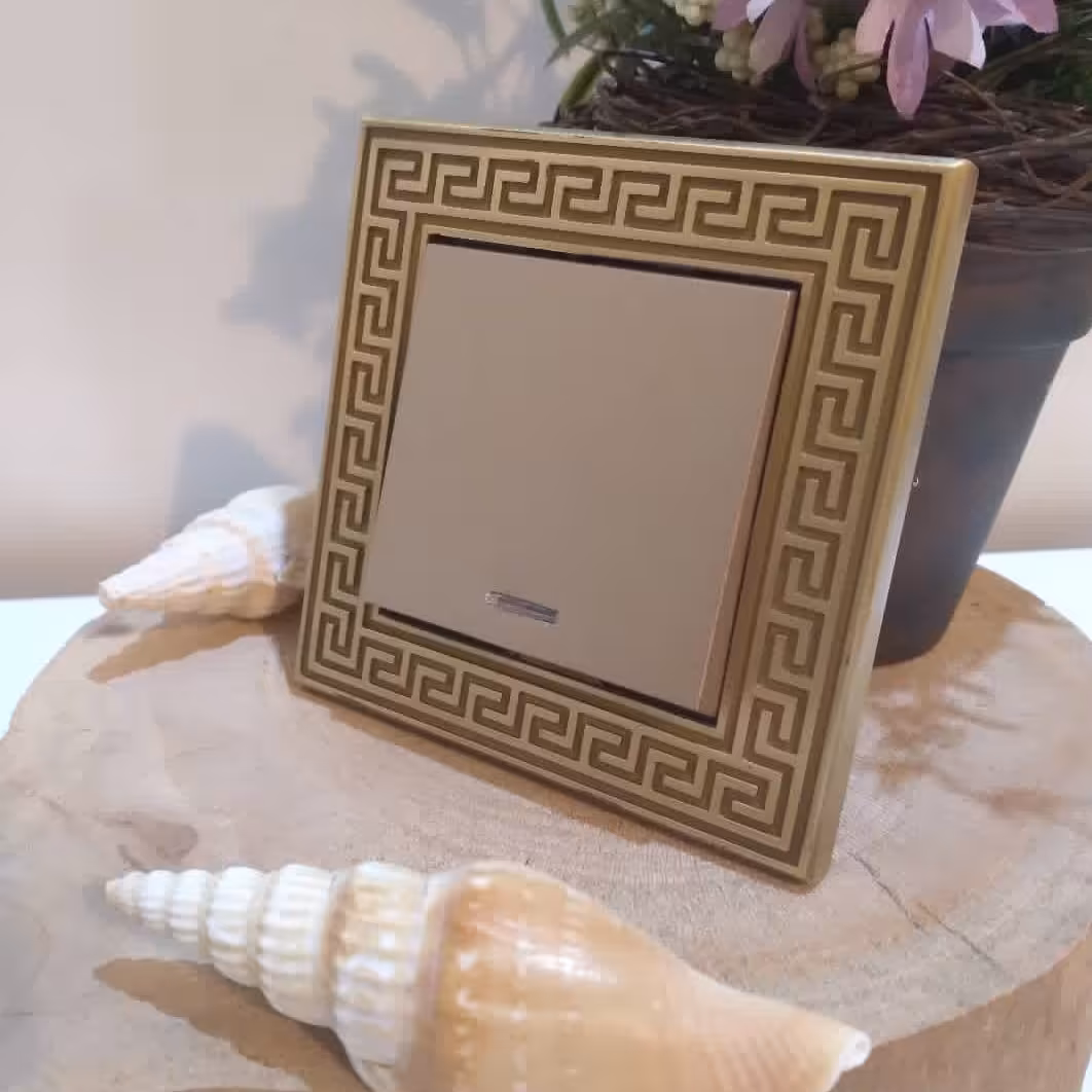 کلید و پریز لوکس ایران الکتریک - مدل آرکا