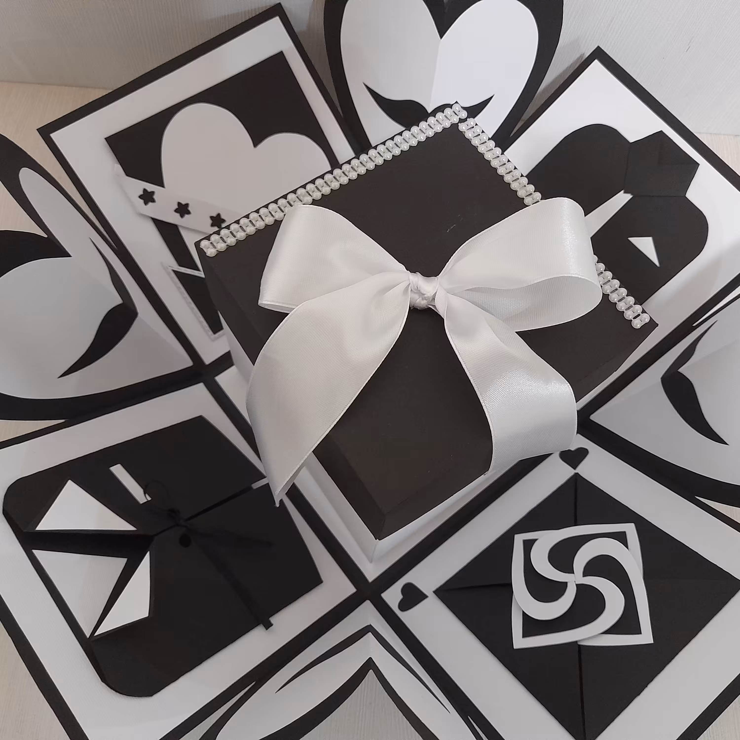 جعبه کادویی سورپرایز  کد 15