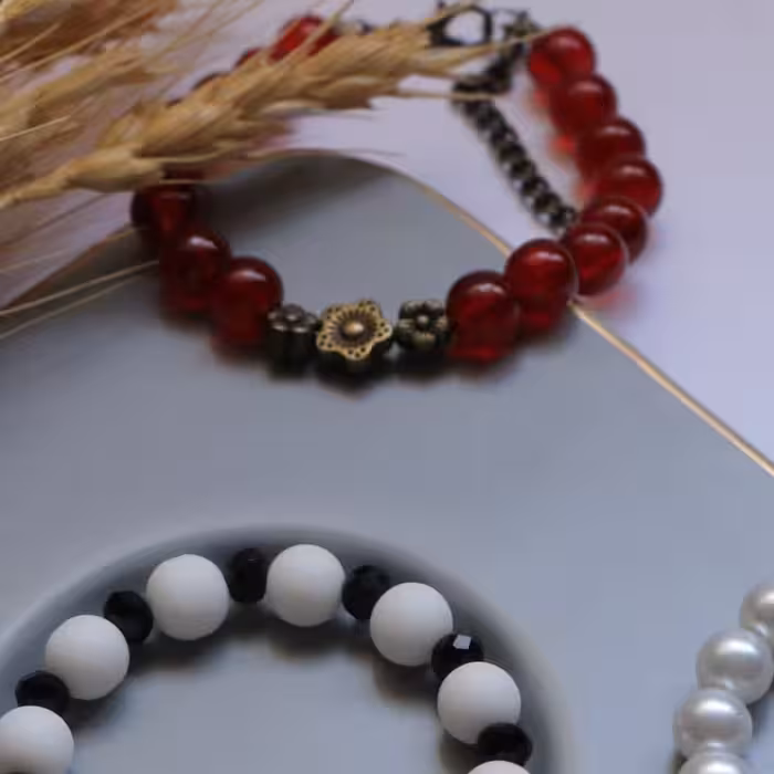 دستبند معره ای قرمز