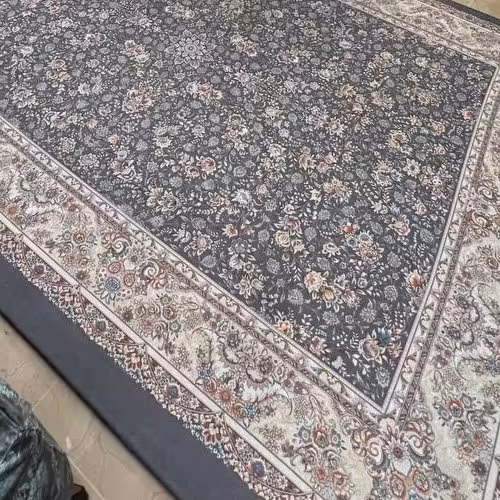 کاور فرش کشدار روفرشی کشدار طرح عالی و پرفروش و با کیفیت زمینه طوسی 9 متری کد 68310