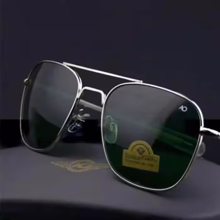 عینک آفتابی AO خلبانی امریکن اپتیکال سایز 56 شیشه سنگ USA  فرم طلایی ao Ao