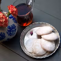 کلوچه قندی بجستان -تهیه شده با آرد کامل  ( بسته بندی 760 گرمی  )