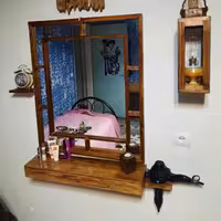 آینه و شلف چوبی