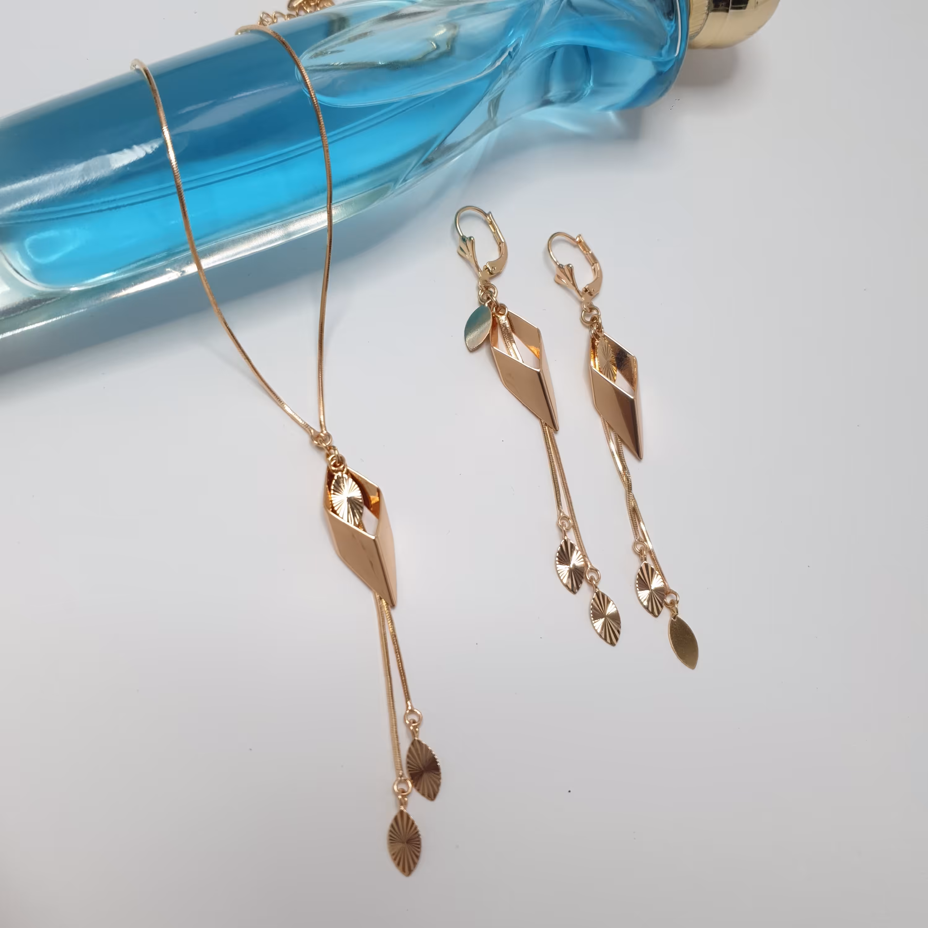 بدلیجات نیم ست آویزدار بلند ژوپینگ با زنجیر ژوپینگ رنگ ثابت آبکاری طلا