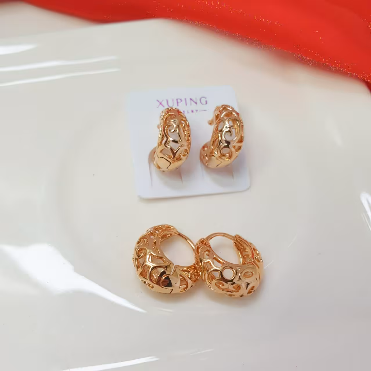 گوشواره پفکی ژوپینگ طرح طلا رنگ ثابت آبکاری طلا بسیار شیک 