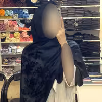 شال مخمل منگوله دار مشکی زاغ سبک و لطیف